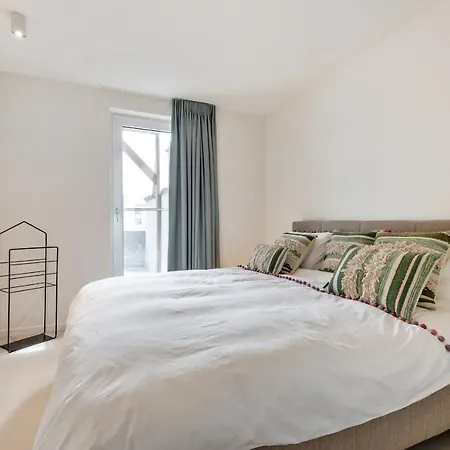 Beautifully Renovated Appt With Big Cosy Terrace *