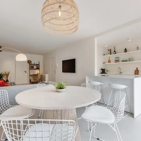 Beautifully Renovated Appt With Big Cosy Terrace Apartmán