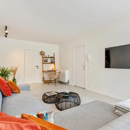 Apartment Beautifully Renovated Appt With Big Cosy Terrace *